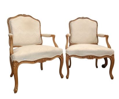 Pair of armchairs with Queen's back in molded...