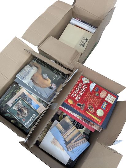 ART BOOKS
Lot consisting of 3 boxes of various...