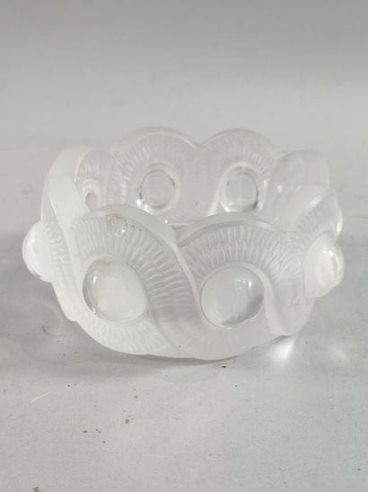 LALIQUE France - Coupelle model GAO
Moulded-pressed...