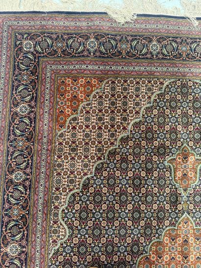 IRAN - Ghom Rug
19th century. 
198 x 300...