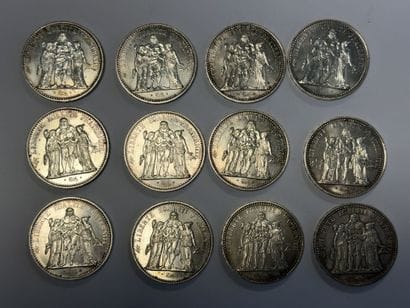 12 x 10F argent dont 11 de 1966 et 1 de 1967....