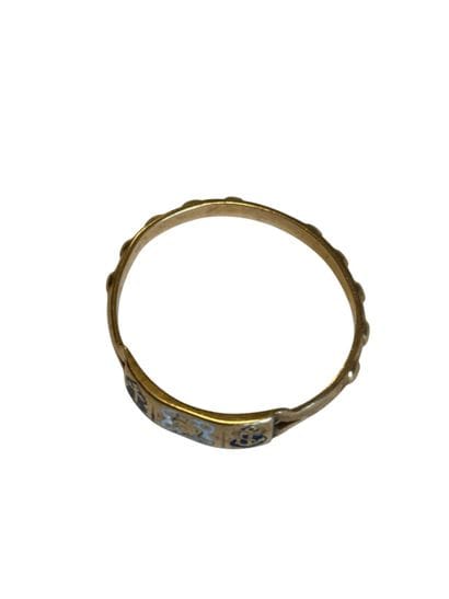 Bague en or jaune 18K poinçon tête d'aigle...
