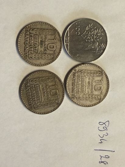 3 x 10F argent de 1930
et une pièce métal...
