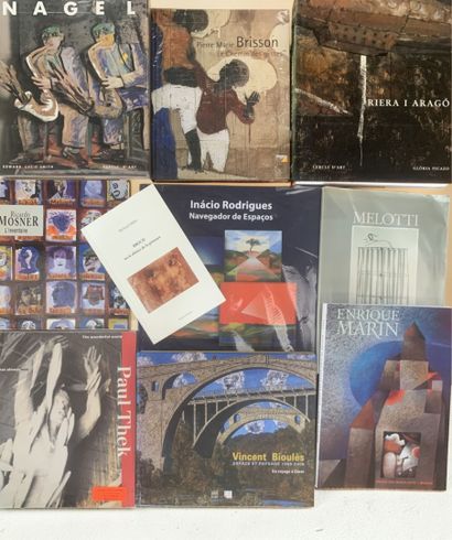 Set of catalogs and monographs on contemporary...