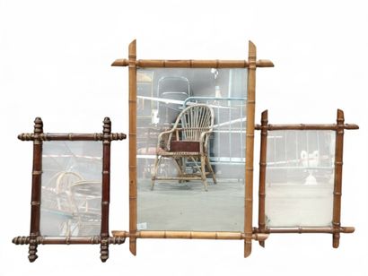 Trois miroirs à encadrement de style bambou
XXème...