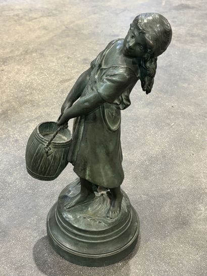 D'après Auguste MOREAU
Cosette
Bronze patine...