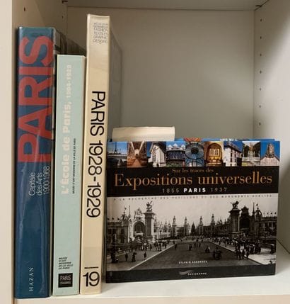 Paris. 4 livres.
Sur les traces des Expositions...