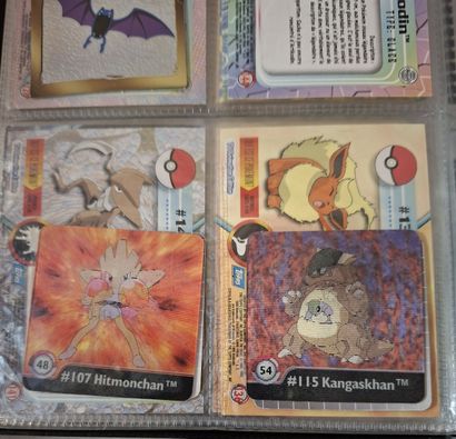 Album de cartes Pokémon.
