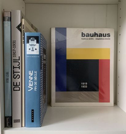 Arts Décoratifs.
Bisanz Hans. Vienne Fin...