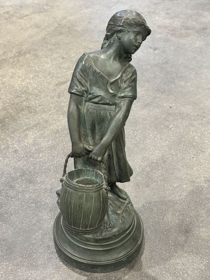 D'après Auguste MOREAU
Cosette
Bronze patine...