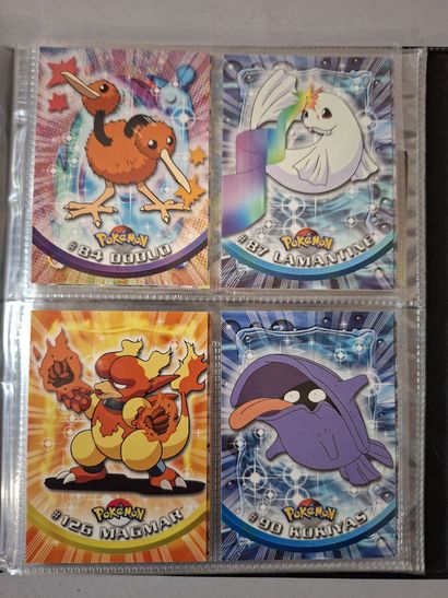 Album de cartes Pokémon.