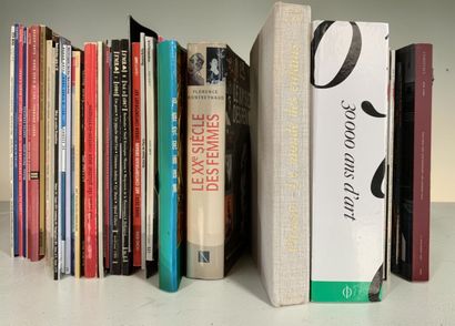 Selection of books, art books, auction catalogs,...