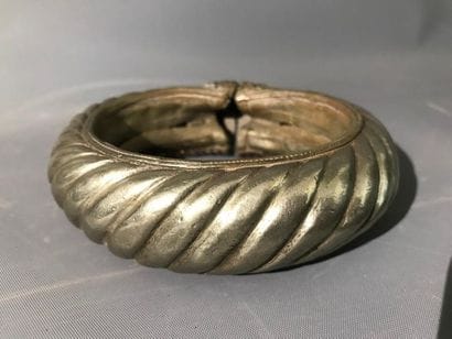 Bracelet esclave en alliage de métaux à motif...