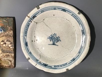 ROUEN. Assiette creuse 