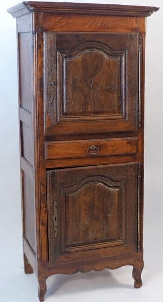 Petit homme debout. Epoque Louis XV. Dimensions:...