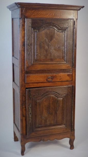 Petit homme debout. Epoque Louis XV. Dimensions:...