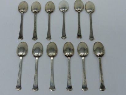 Douze petites cuillères à moka (art déco),...