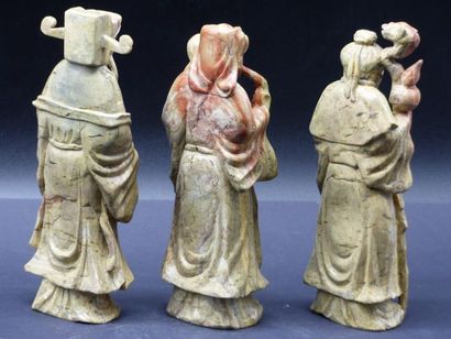 CHINE. Suite de trois dignitaires pierre...