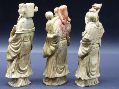 CHINE. Suite de trois dignitaires pierre...