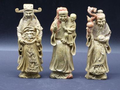 CHINE. Suite de trois dignitaires pierre...
