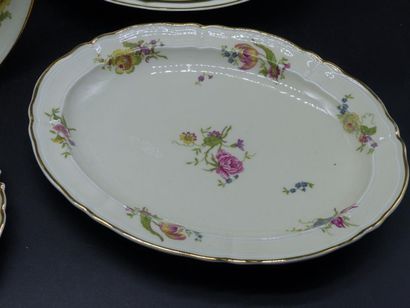 Bernardaud à Limoges. Partie de service en...
