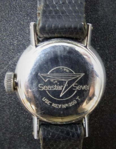 TISSOT. Montre de dame en acier. 