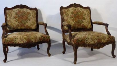 PAIRE DE FAUTEUILS A LA REINE
Paire de fauteuils...