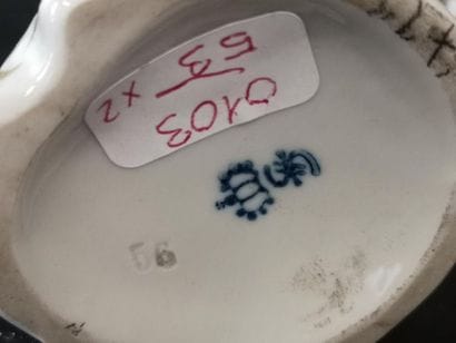 Paire de sujet en porcelaine polychrome,...