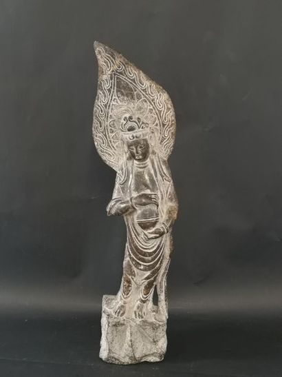 Grande statue de Guanyin debout, en pierre...