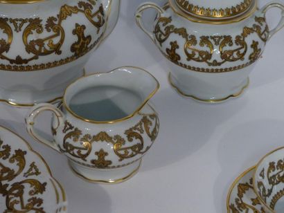 BERNARDAUD à LIMOGES. Partie de service 
Bernardaud...