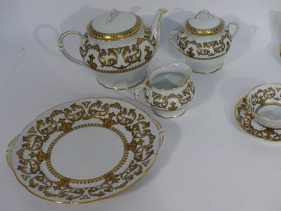 BERNARDAUD à LIMOGES. Partie de service 
Bernardaud...