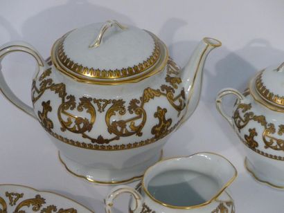 BERNARDAUD à LIMOGES. Partie de service 
Bernardaud...