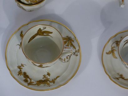 BERNARDAUD à LIMOGES. Partie de service 
LIMOGES,...