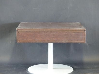 Table de nuit moderne en bois et métal reposant...