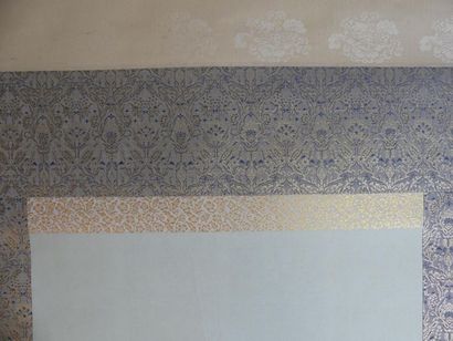 Peinture figurant des carpes koï
JAPON. kakemono....