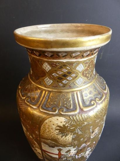 Paire de vase Satsuma
JAPON. Paire de vase...