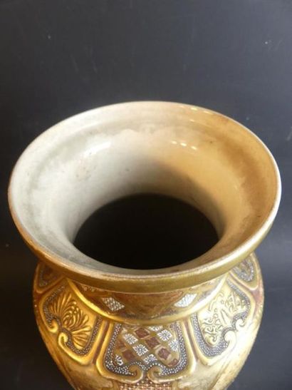Paire de vase Satsuma
JAPON. Paire de vase...