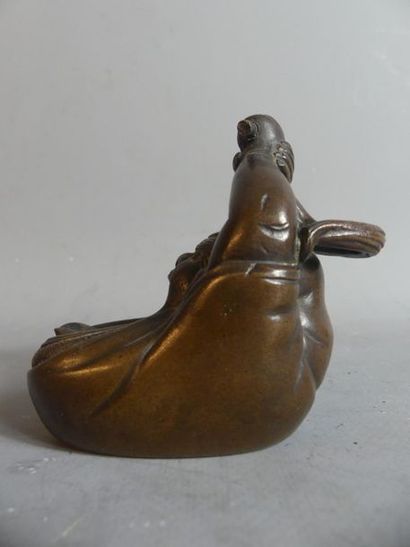 Bronze à patine brune représentant Daruma
JAPON....