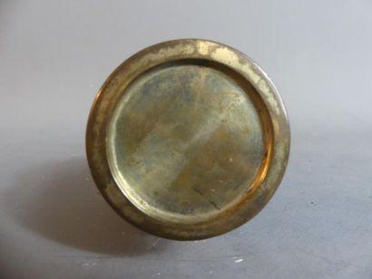 Petit vase en bronze et émaux cloisonnés
JAPON....
