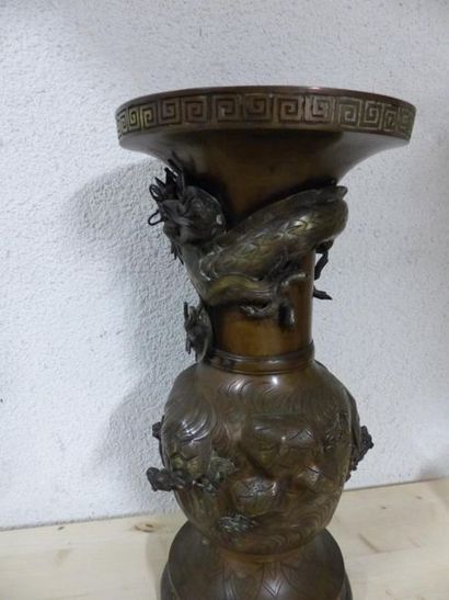 JAPON.Grand vase en bronze
JAPON. Grand vase...