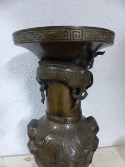 JAPON.Grand vase en bronze
JAPON. Grand vase...