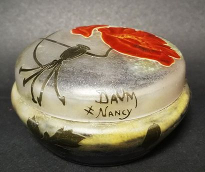 DAUM Bonbonnière
DAUM NANCY. Enamelled glass...