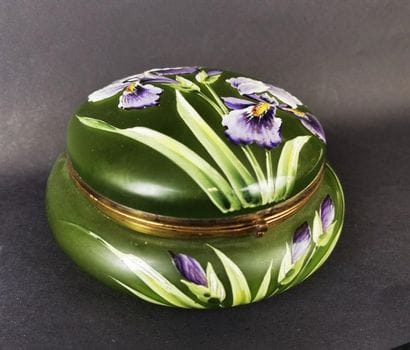 Bonboniere
In the taste of DAUM. Candy box...