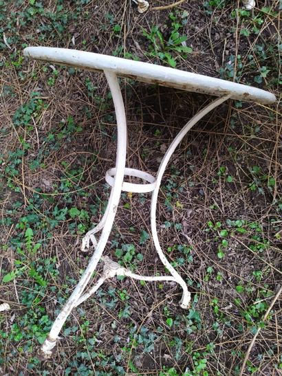 Mobilier de jardin en métal laqué blanc comprenant...