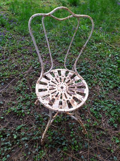 Mobilier de jardin en métal laqué blanc comprenant...