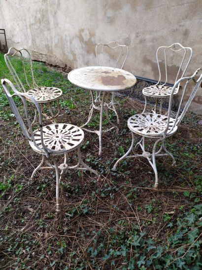 Mobilier de jardin en métal laqué blanc comprenant...