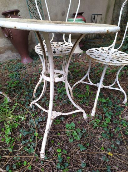 Mobilier de jardin en métal laqué blanc comprenant...