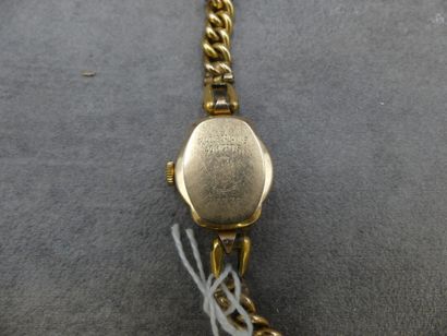 LIP. Montre de dame, métal doré. Numéro de...