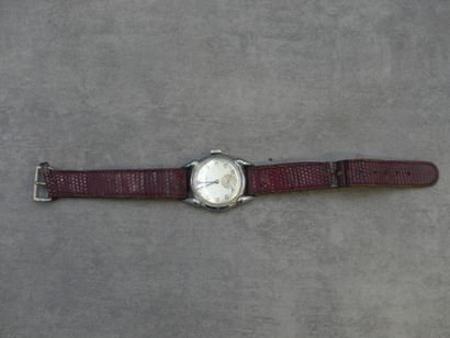Montre d'homme de fabrication suisse en acier...