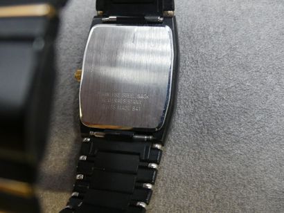 Réunion de trois montres de dame, en acier...